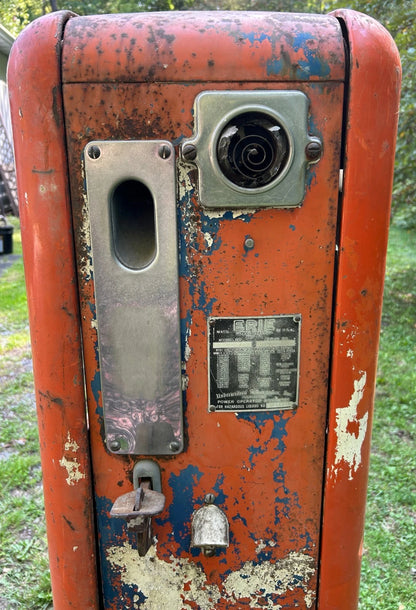 Vintage Erie Model 743 Gas Pump As-Found Barn Find Parts or Restoration LOCAL PICKUP ONLY - NO SHIPPING