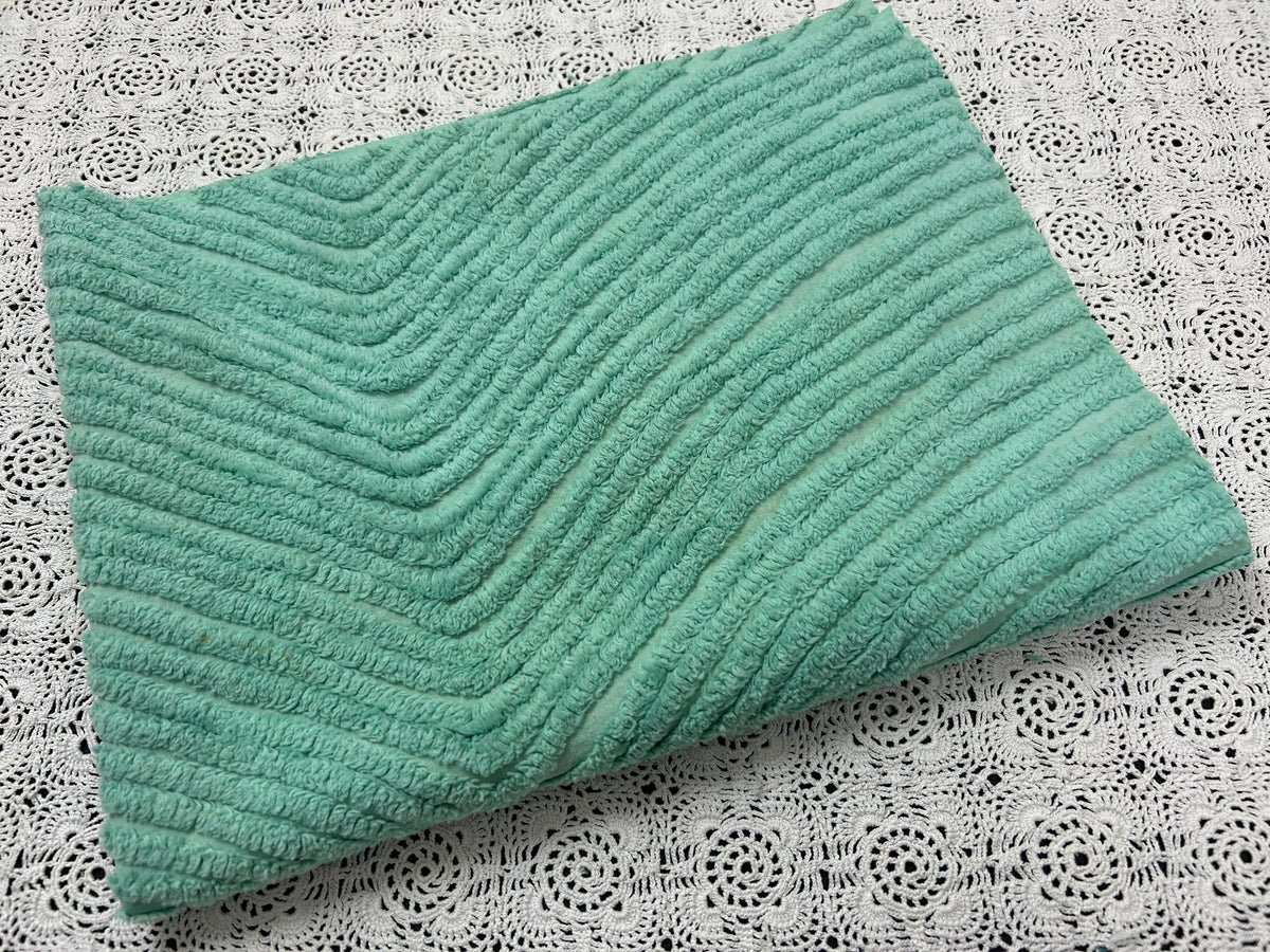 Green Wave Vintage Chenille Bedspread Fabric 18x25" Dense Tufts