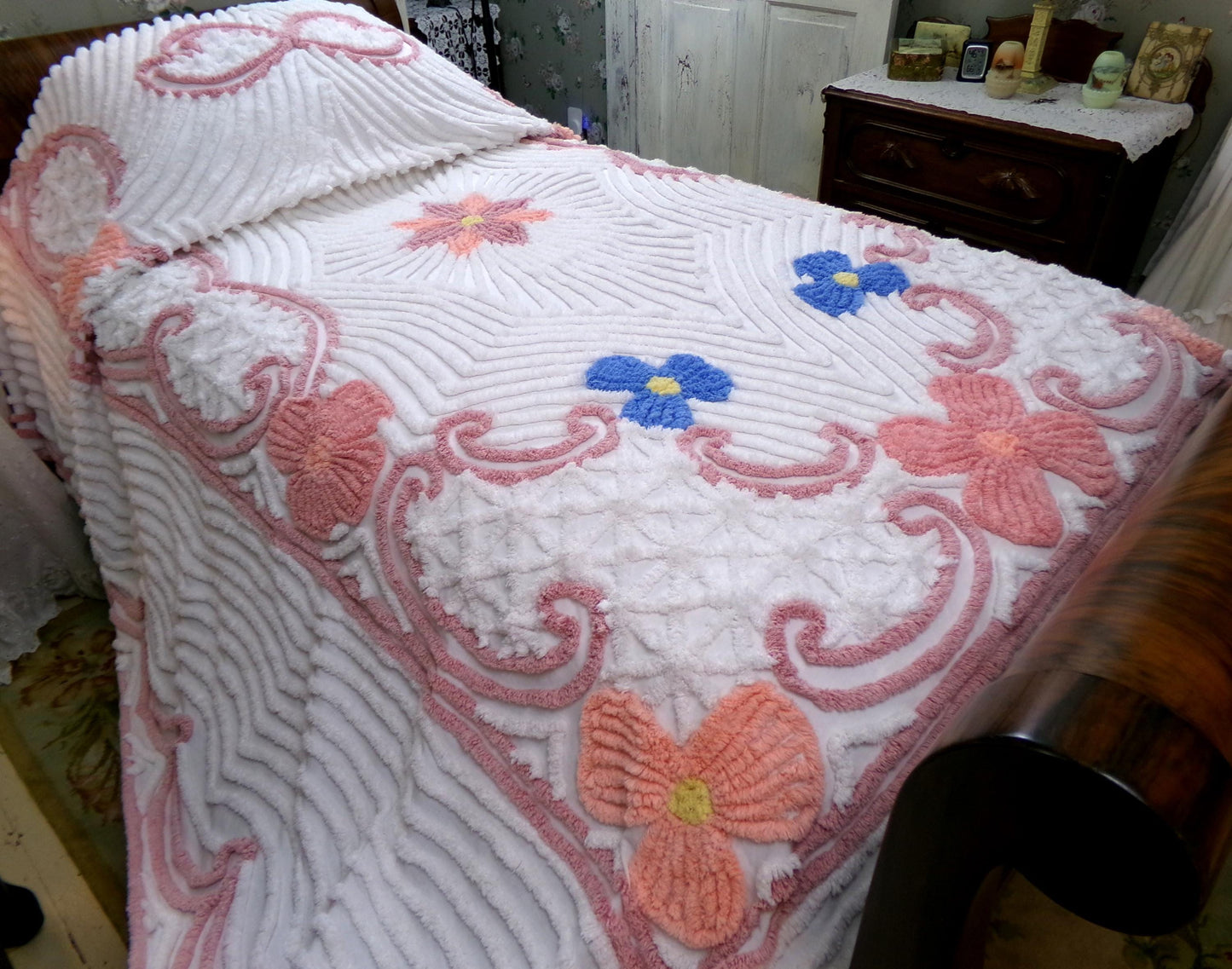Vintage Chenille Bedspread Full Size Plush Luxurious Tufting, Shabby Chic Style Cotton Bedding
