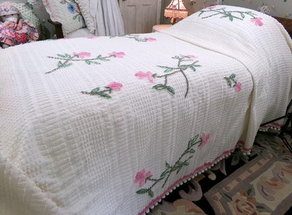 Vintage White Chenille Bedspread Wispy Pink Roses Hobnail Full Double Cottage Farmhouse