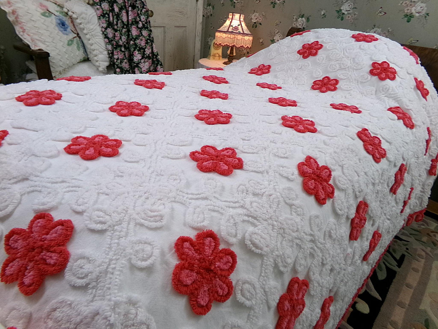Strawberries in Snow Vintage Chenille Bedspread, Red Rose White Full Size Bedding