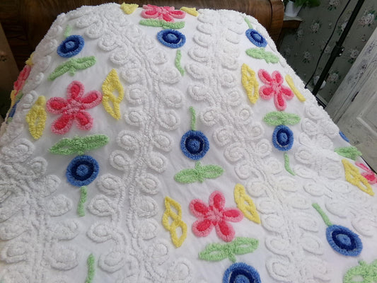 Canyon Group Vintage Chenille Bedspread, Twin Size Rainbow Wedding Cake Design