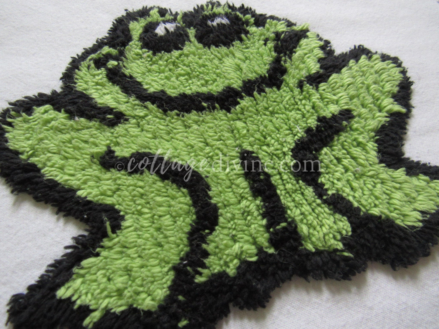 Cute Frog Chenille Fabric Piece, Vintage Y2K Era Green Bullfrog Novelty 12.5" Quilt Square, great for pillows & quilt inlays