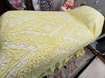 Luxury Euro Style Vintage Chenille Bedspread, FULL SZ Lemon Chiffon Diamond Tuft
