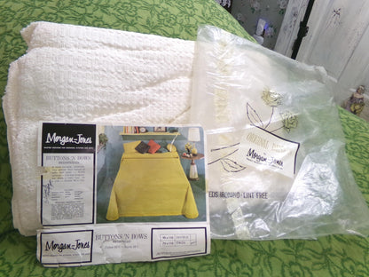Vintage Morgan Jones Chenille Bedspread, White Buttons 'n Bows Texture TWIN Sz Bedding