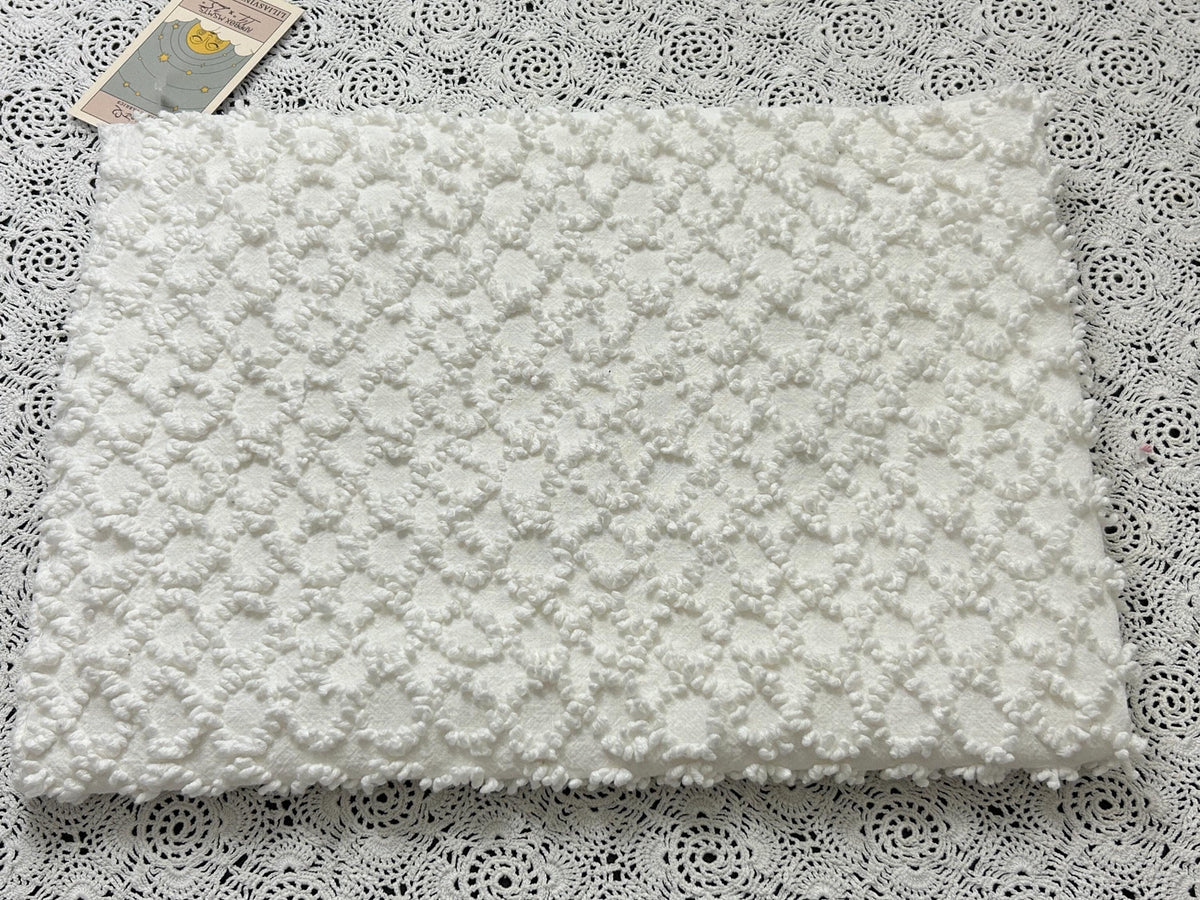 White Vintage Chenille Fabric, Eternity Link Chains, 22x34" Quilt Textile