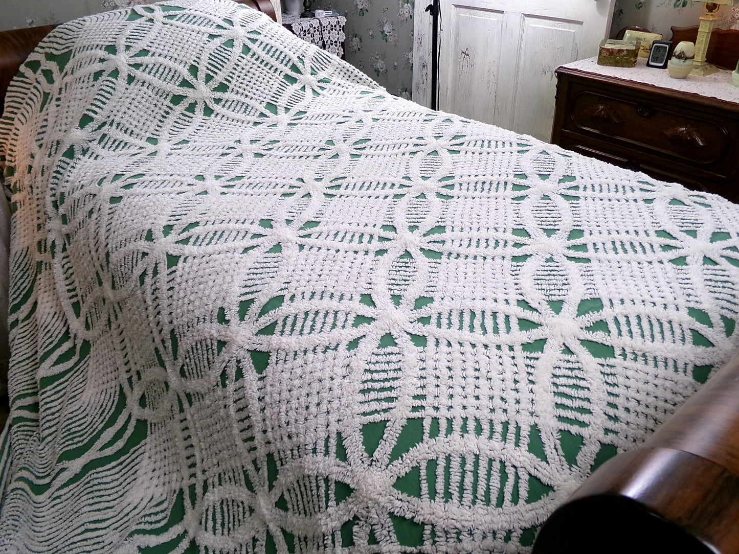 elegant evergreen vintage chenille bedspread, white geometric tufting, full size cotton bedding