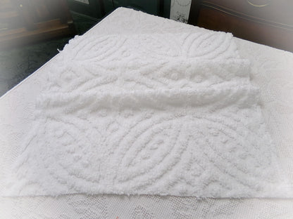 Elegant White Chenille Fabric Vintage Style Leaf Petal Medallion 20x24" Sewing & Quilt Material