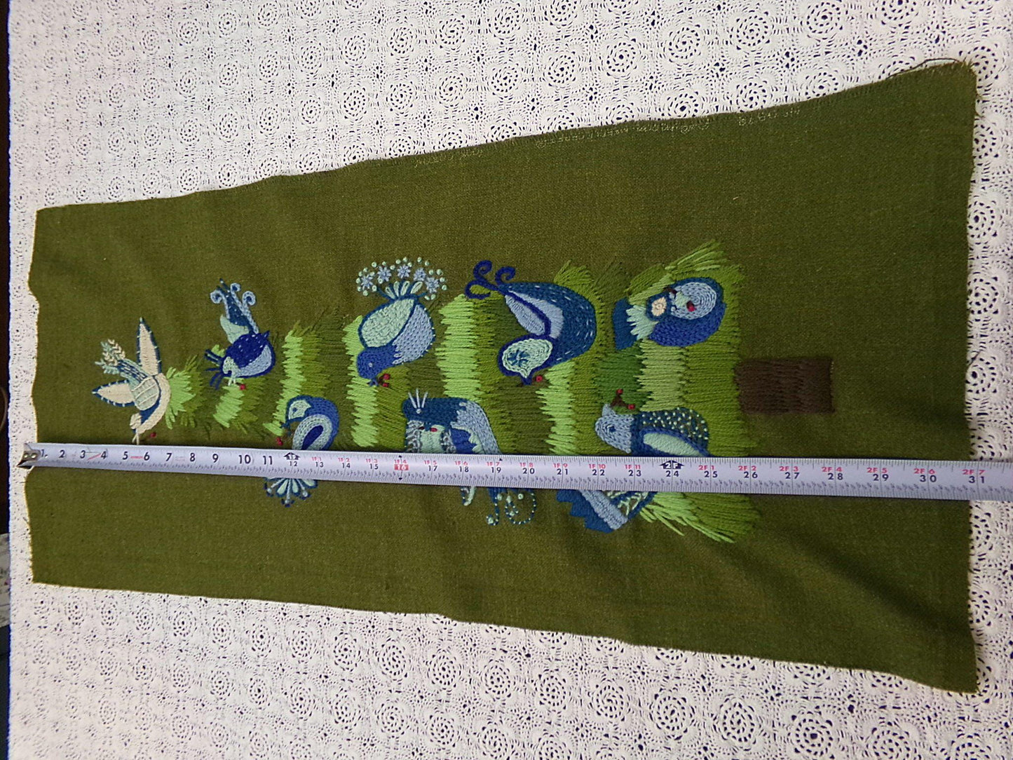 BIRD TREE Crewel Wall Hanging Embroidery Finished Vintage Paragon 0879 Rare Folk Art Birds