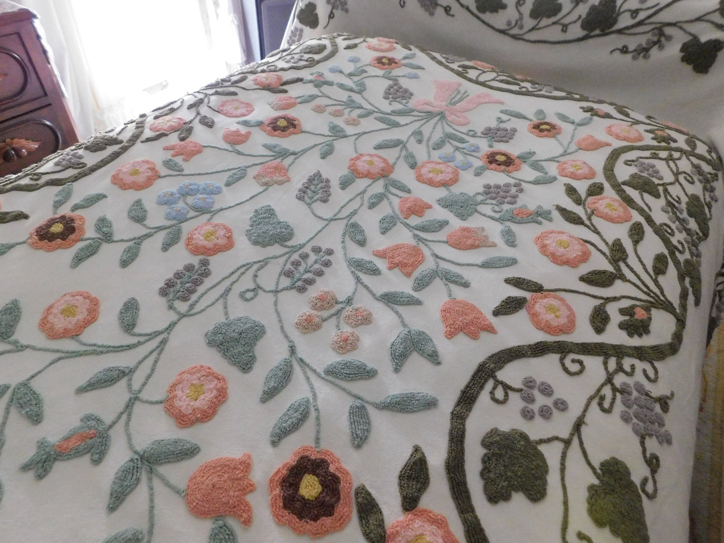 Wildflower Waltz Vintage Chenille Bedspread, Spectacular Summer Cottage Style Coverlet, Twin Size Cotton Bedding