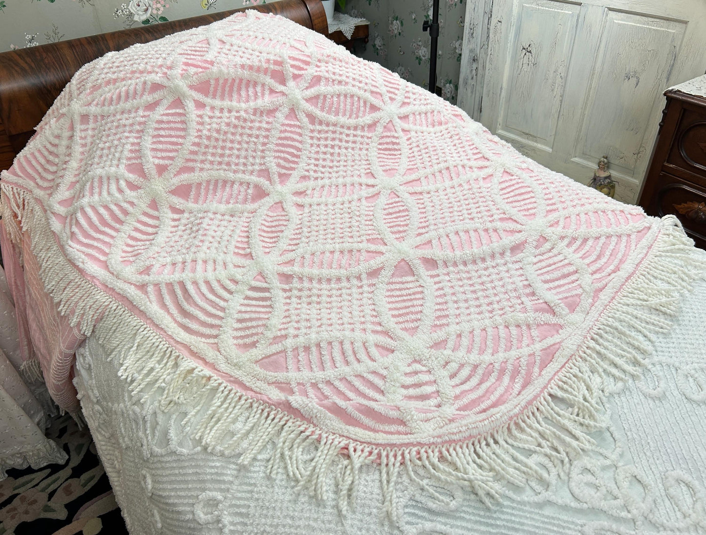 Vintage Chenille Bedspread Pink White Wedding Ring Pattern Cottage Farmhouse