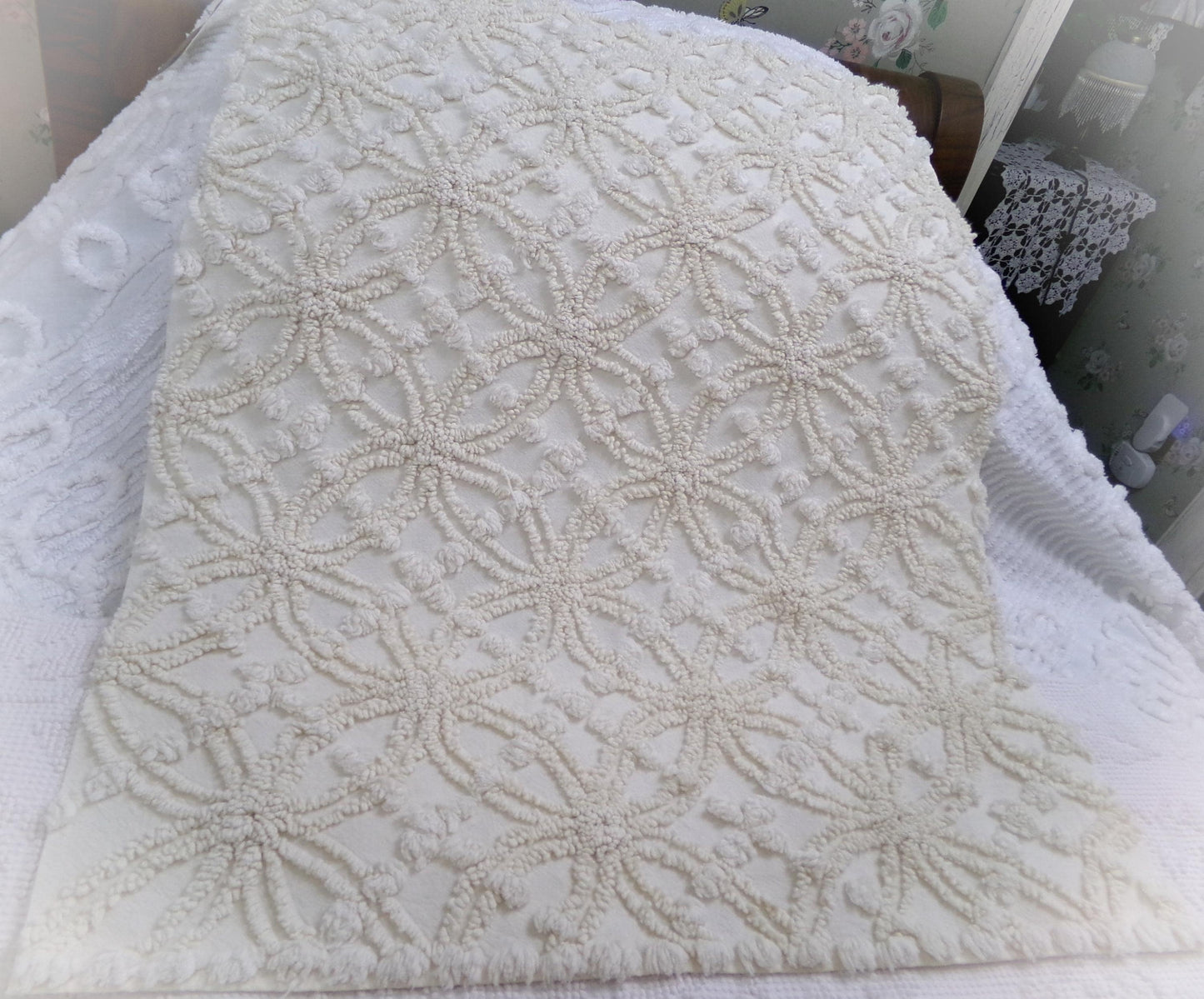 Ivory Elegance Vintage Chenille Fabric - Creamy Neutral Textured Quilt & Craft Material, 20" x 24" Piece