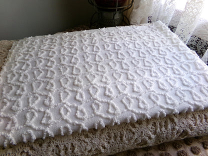 Curly Loops Vintage Chenille Fabric, Neutral White Texturized Cotton Sewing Material, 19" x 27" inch Piece for Handmade Quilts, DIY Pillows