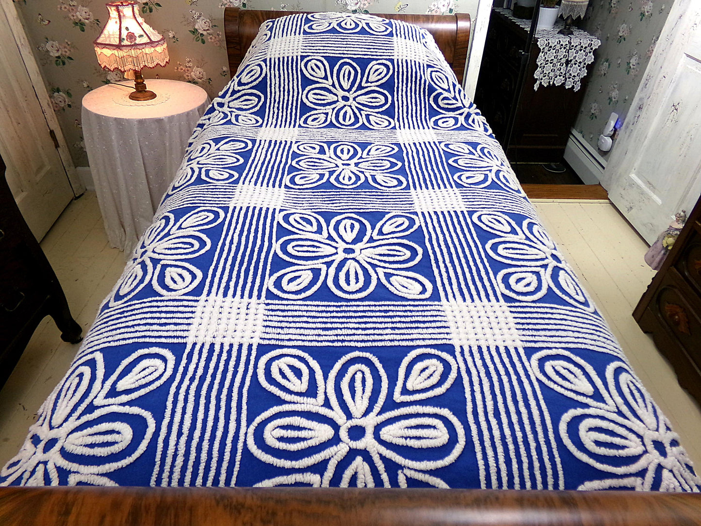 Vintage Mod Chenille Bedspread: Flower Power Bold Blue & White Shabby Cotton Full Size Bedding