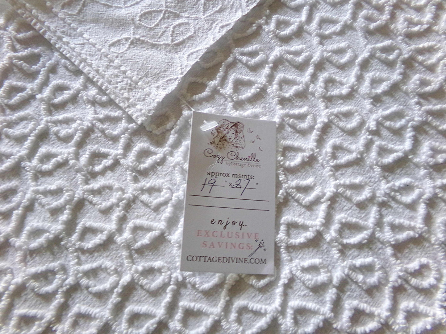 Curly Loops Vintage Chenille Fabric, Neutral White Texturized Cotton Sewing Material, 19" x 27" inch Piece for Handmade Quilts, DIY Pillows