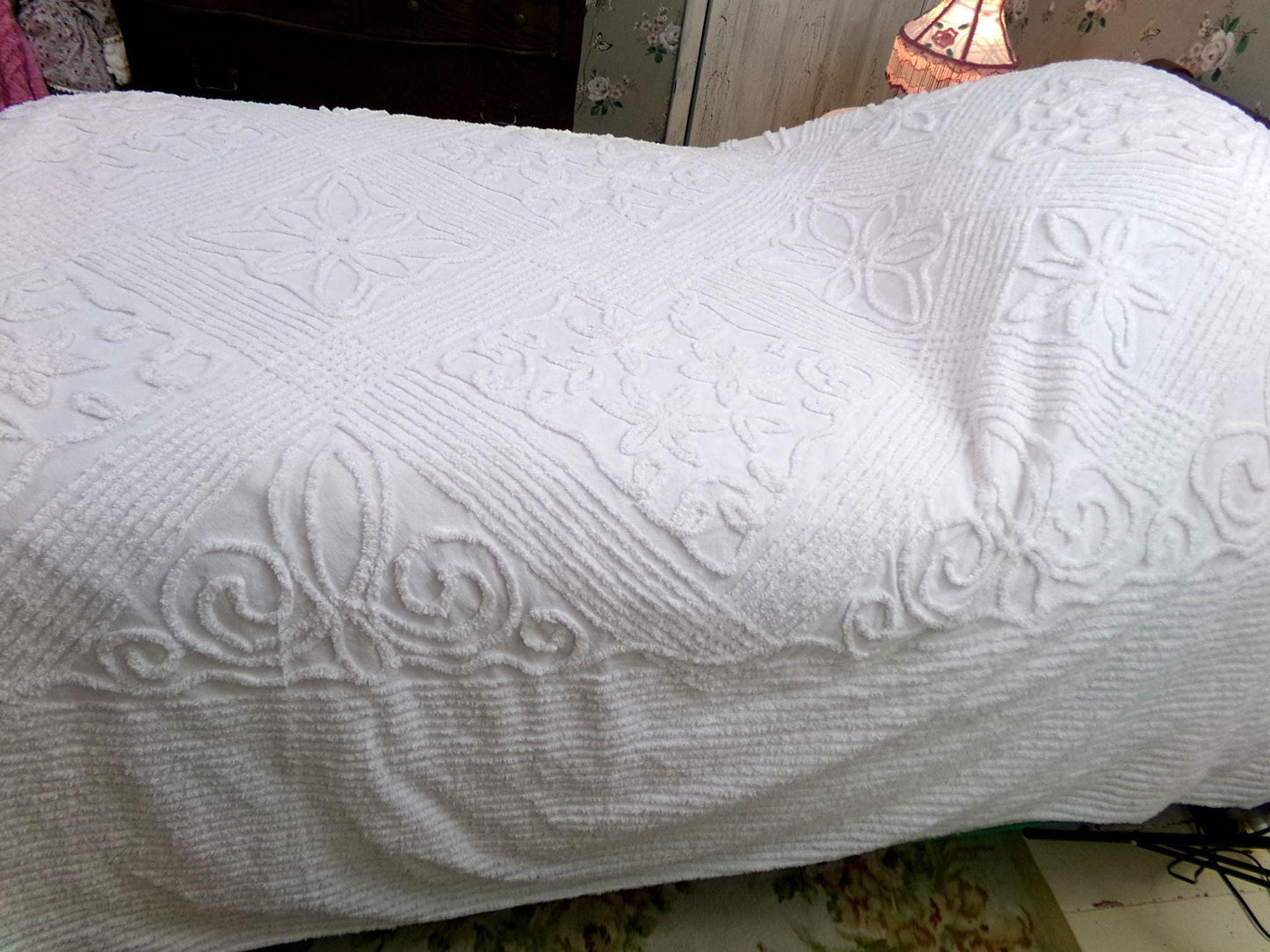 angelic lily white chenille bedspread, vintage simple cotton summer bedding, full size coverlet