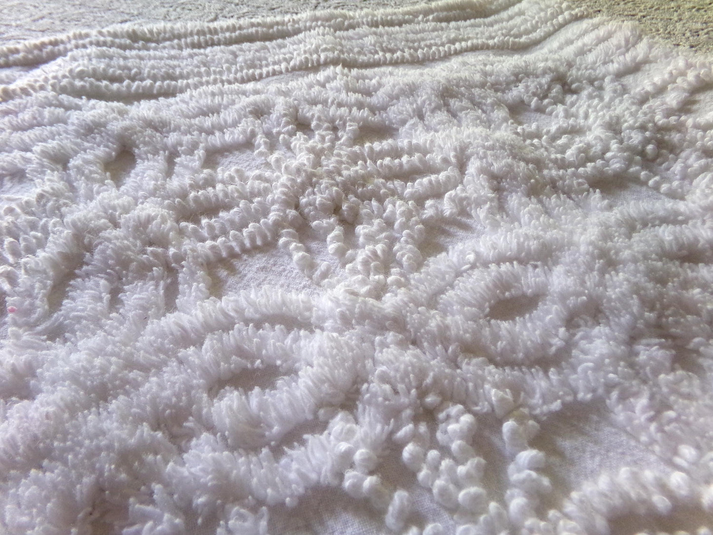 Vintage Chenille Bedspread Fabric 14.5x23" Contrast Needletuft Wedding Ring Stripe