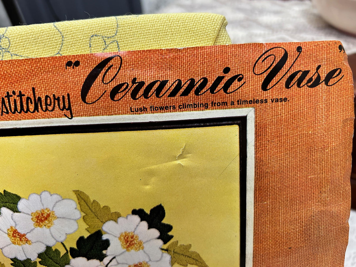 CERAMIC VASE Vintage Crewel Embroidery Kit Paragon 0619 Boho Wall Art