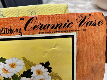 CERAMIC VASE Vintage Crewel Embroidery Kit Paragon 0619 Boho Wall Art