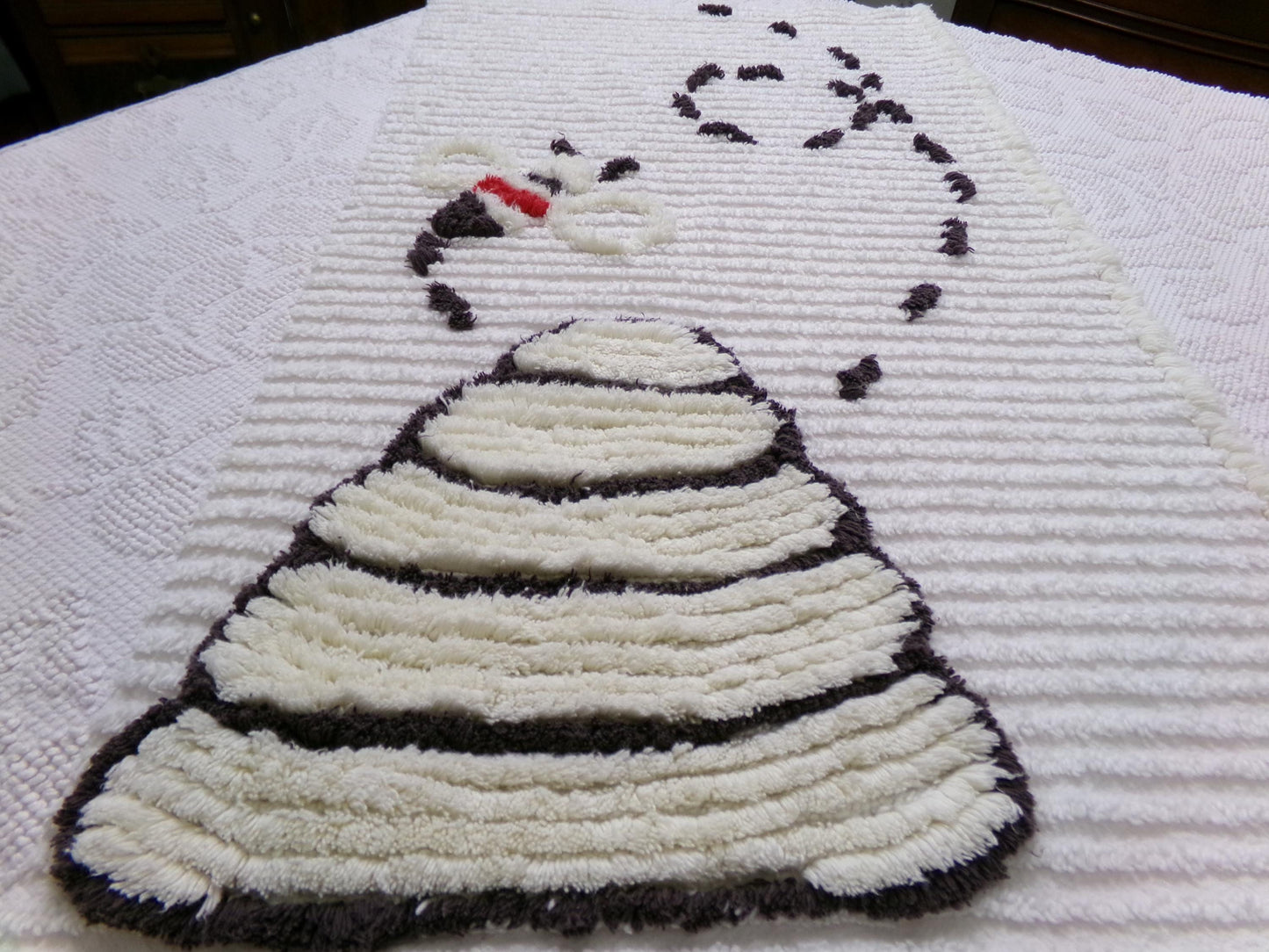 Busy Bee Vintage Chenille Bedspread Fabric, Novelty Sewing Material 15" x 28" Piece