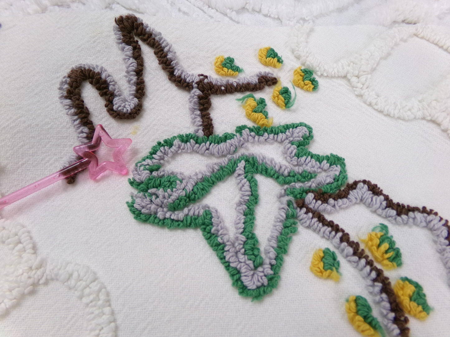 rambling ivy vintage chenille fabric, 21" x 24" irregular cut piece, unique tufted leaf design on antique white, great in pillows, quilts