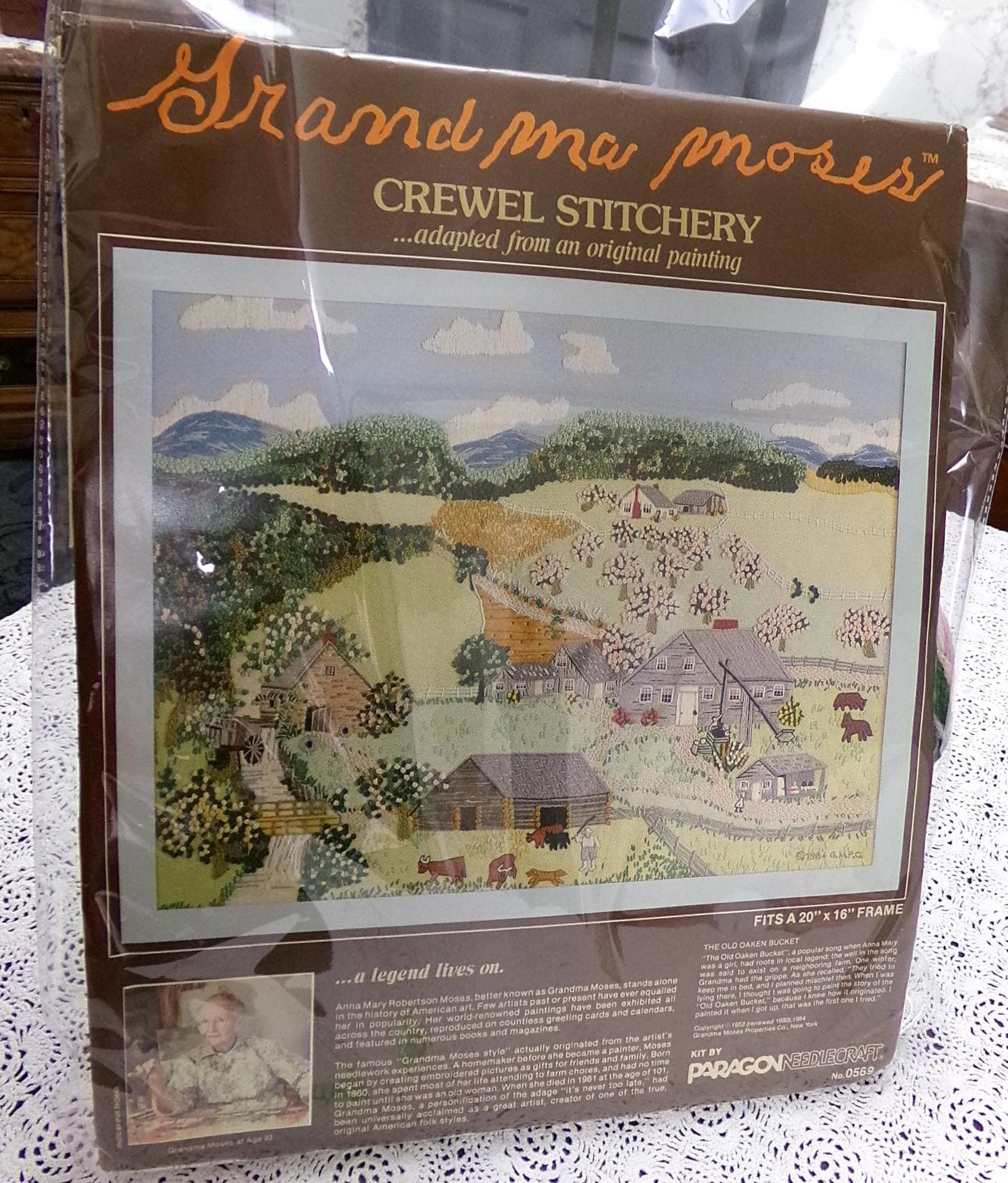 Paragon The OLD OAKEN BUCKET Crewel Embroidery Kit 0569 Vintage Grandma Moses Design