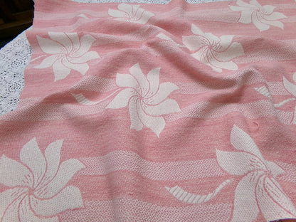 Plumeria Pinwheel Floral Vintage Woven Fabric Reversible 22" x 25" Quilt Material