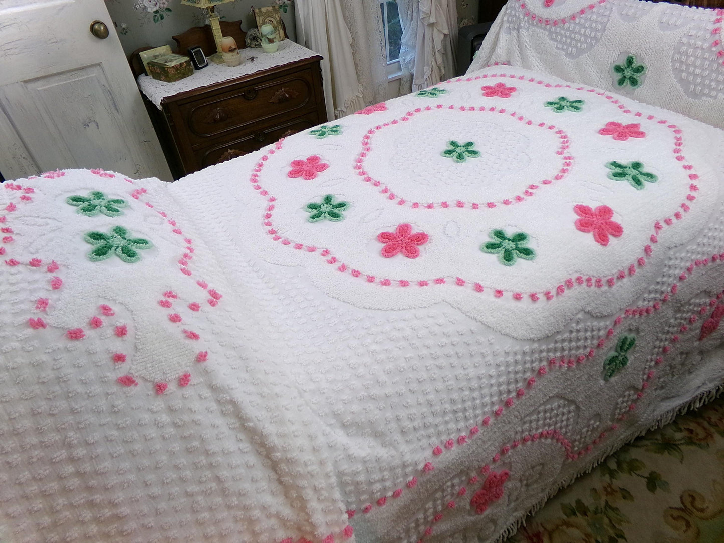 Summer Vintage Chenille Bedspread, Candy Floral Wreath on White w/ Accent Fringe, Full Size Cotton Bedding