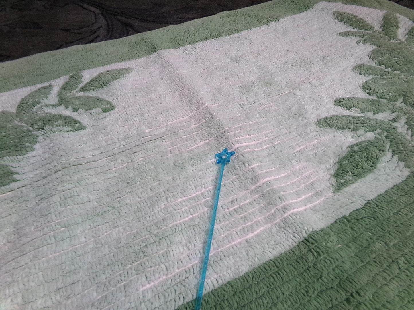 Vintage Green Chenille Rug, Shabby Botanical Leaf Cotton Accent Mat 21.5" x 39.5"