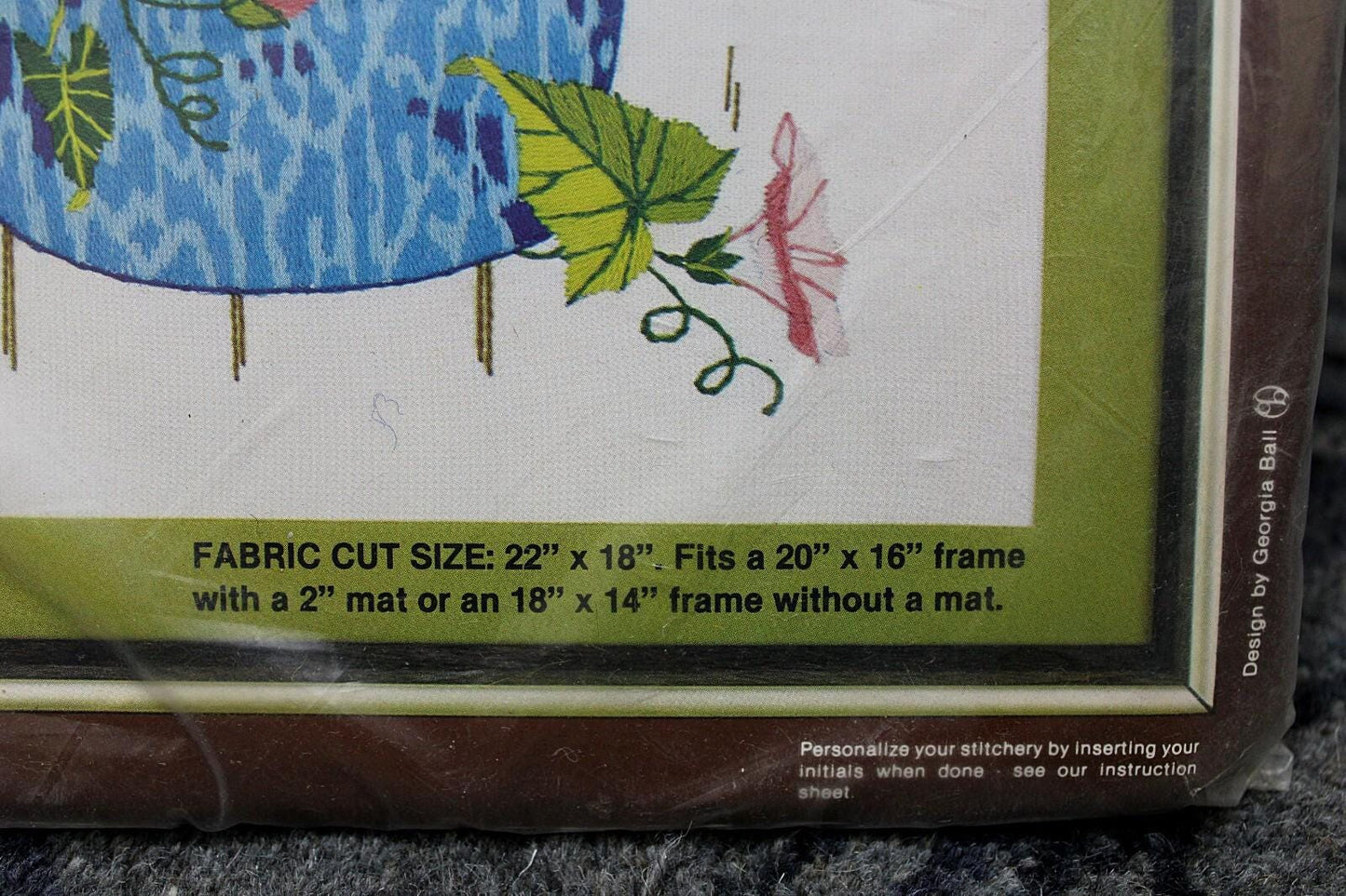 IN THE GARDEN Vintage Crewel Embroidery Kit Song Birds Floral Paragon Stitchery 0946
