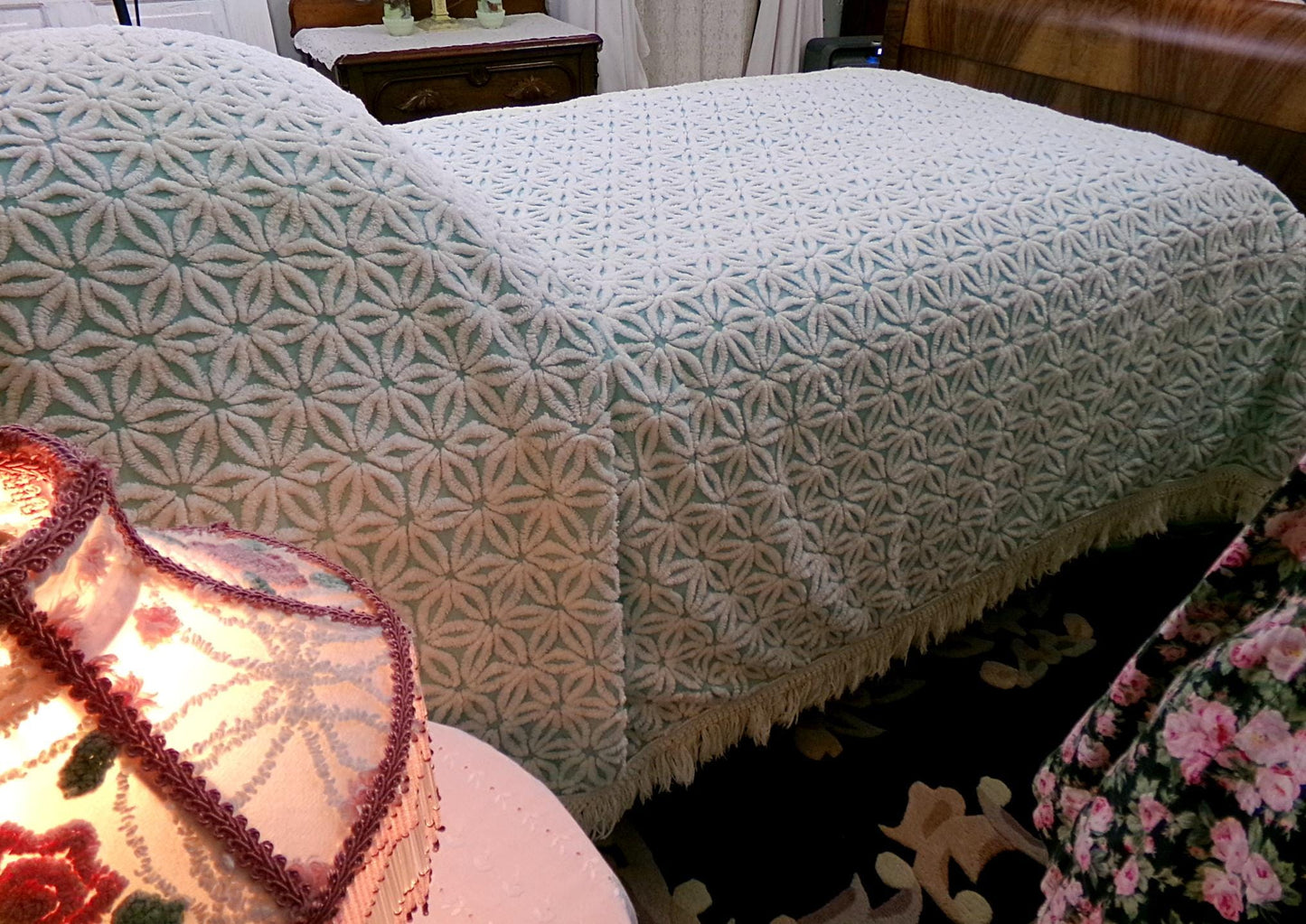Vintage White Daisy Aqua Chenille Bedspread, Cottage Style Twin Size Bedding