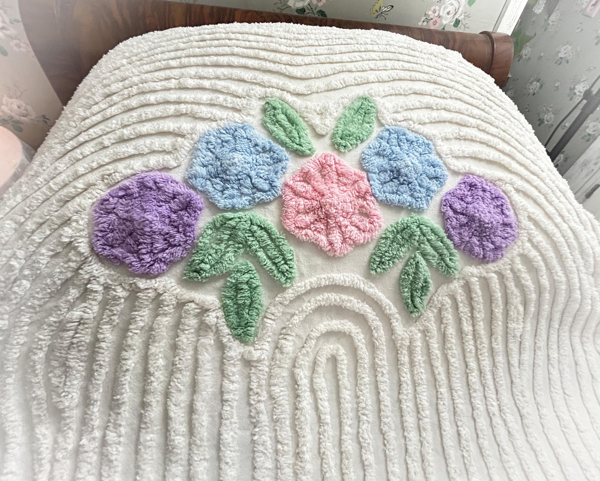 Vintage Chenille Bedspread Pink Flower Basket White Full Size Bed Cover