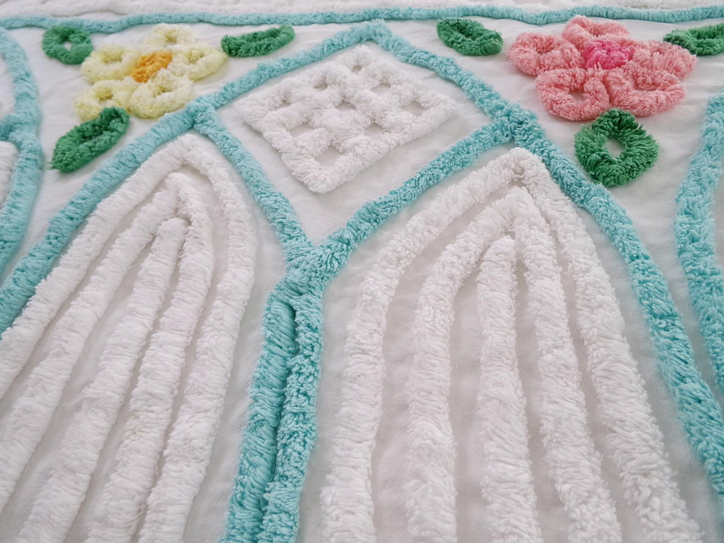 Plush White Vintage Chenille Fabric Cathedral Floral Design 20x24"