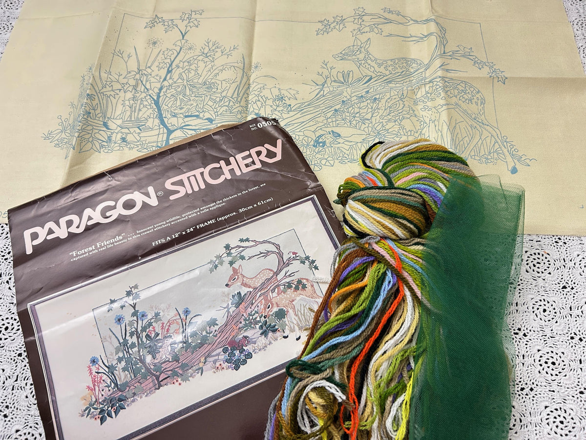 FOREST FRIENDS Crewel Stitchery Kit Woodland Vintage Paragon 0505 Embroidery