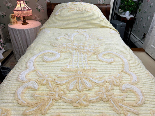 Sculpted Shabby Chic Vintage Chenille Bedspread, Tonal Design, Full Size, Cloth Tags