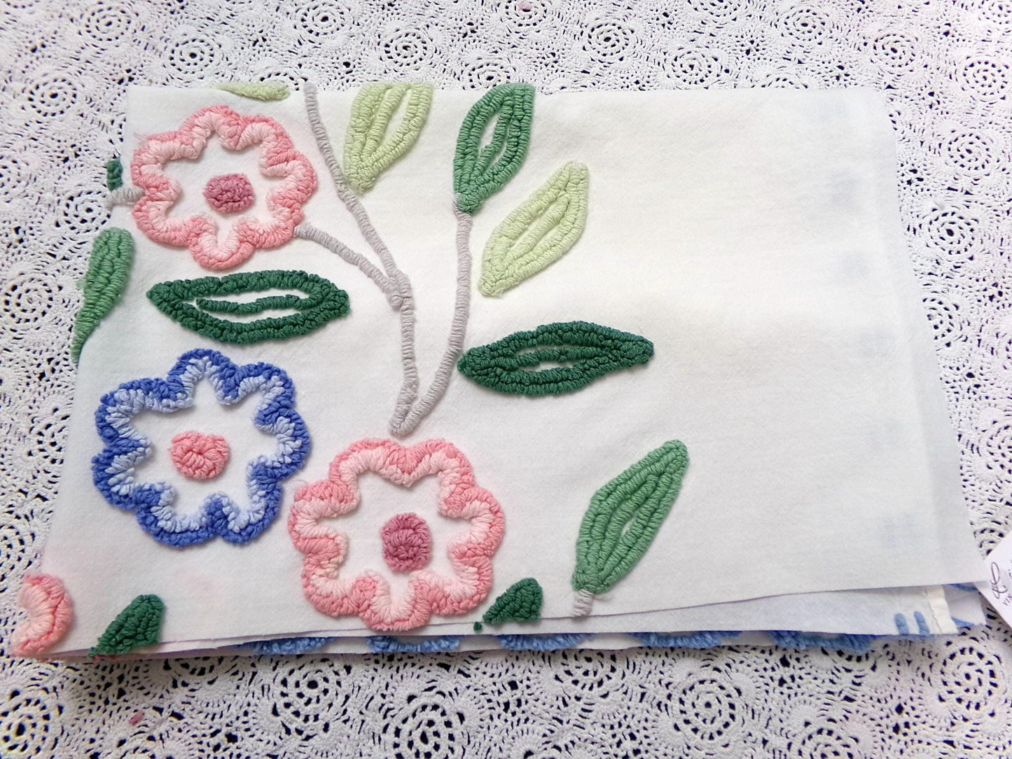 shabby chic vintage chenille bedspread fabric 17.5x24" blue white floral