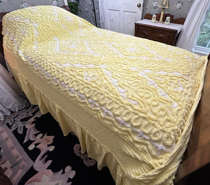 Luxury Euro Style Vintage Chenille Bedspread, FULL SZ Lemon Chiffon Diamond Tuft