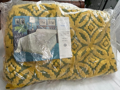 Avocado Olive Green Vintage Chenille Bedspread Boho Gold Wedding Rings, FULL Size NOS