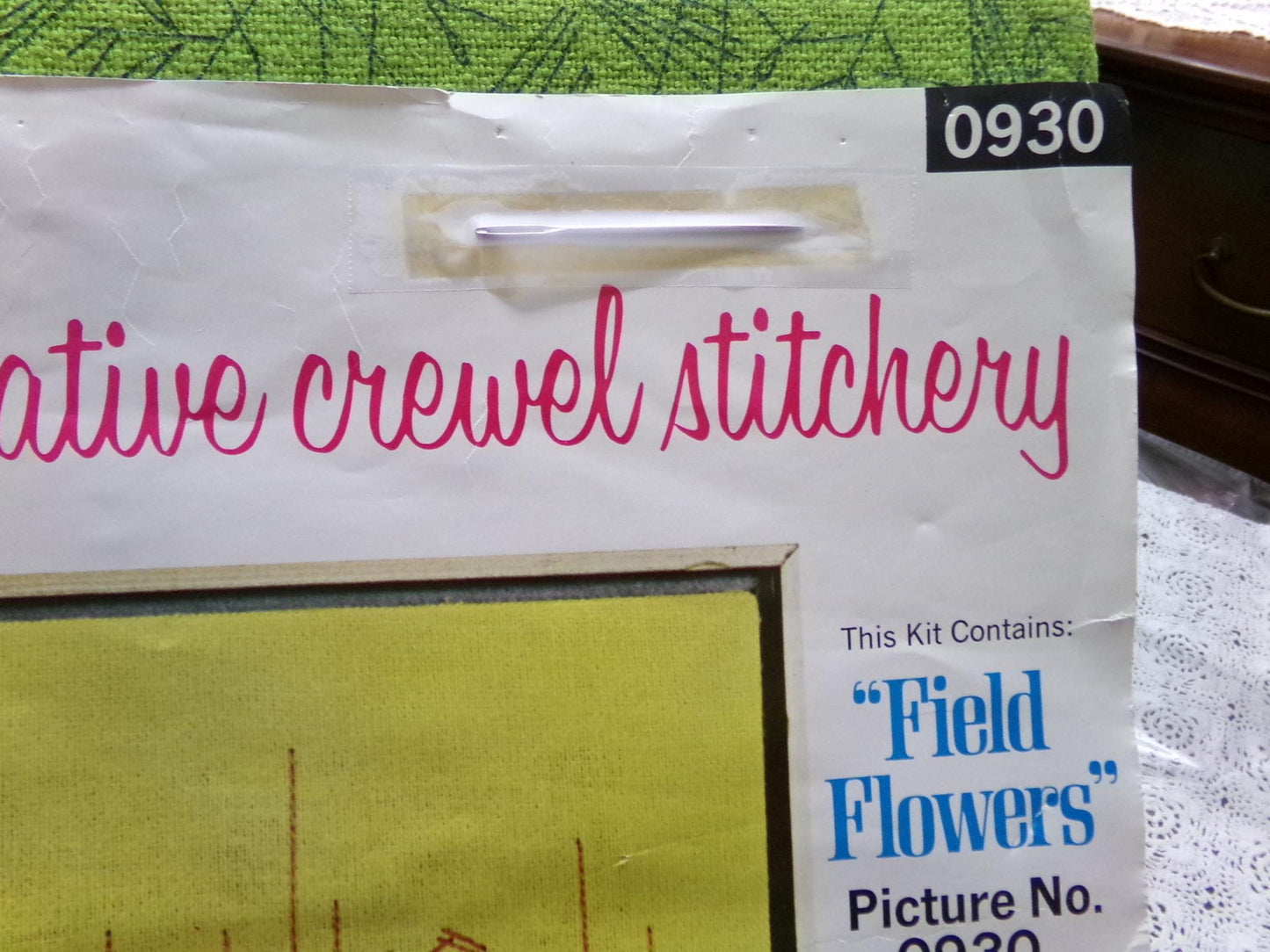 FIELD FLOWERS Vintage Crewel Embroidery Kit Paragon Needlecraft 0930 Boho Wall Art