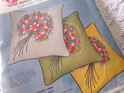 ROSE BOUQUET Pillow Crewel Embroidery Kit, Vintage Paragon Creative Stitchery #0940, Design by Phyllis Hall