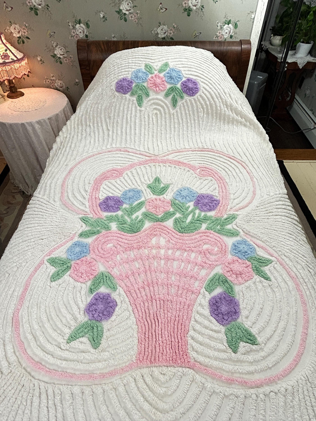 Vintage Chenille Bedspread Pink Flower Basket White Full Size Bed Cover