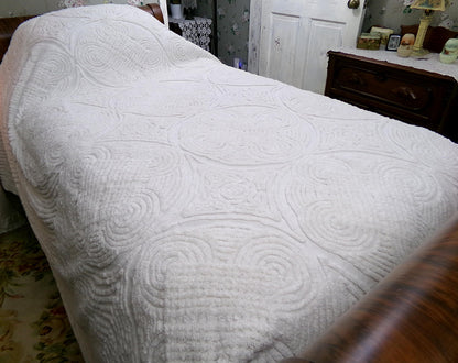 simple luxury vintage heavyweight chenille bedspread: plush white swirl tufts full size cotton bedding