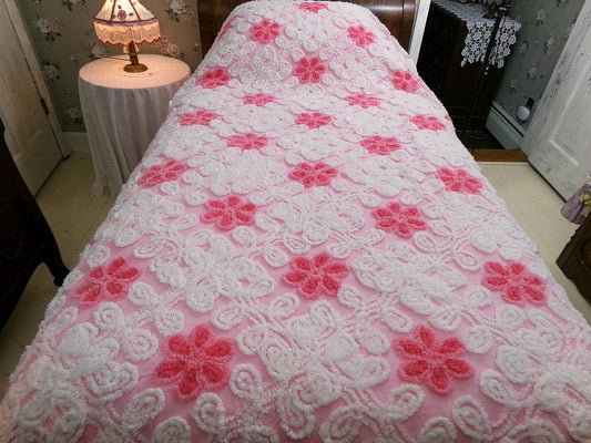 Fluffy Plush Pink Floral Vintage Chenille Bedspread, Cottage Glamour Full Size Cotton Bedding