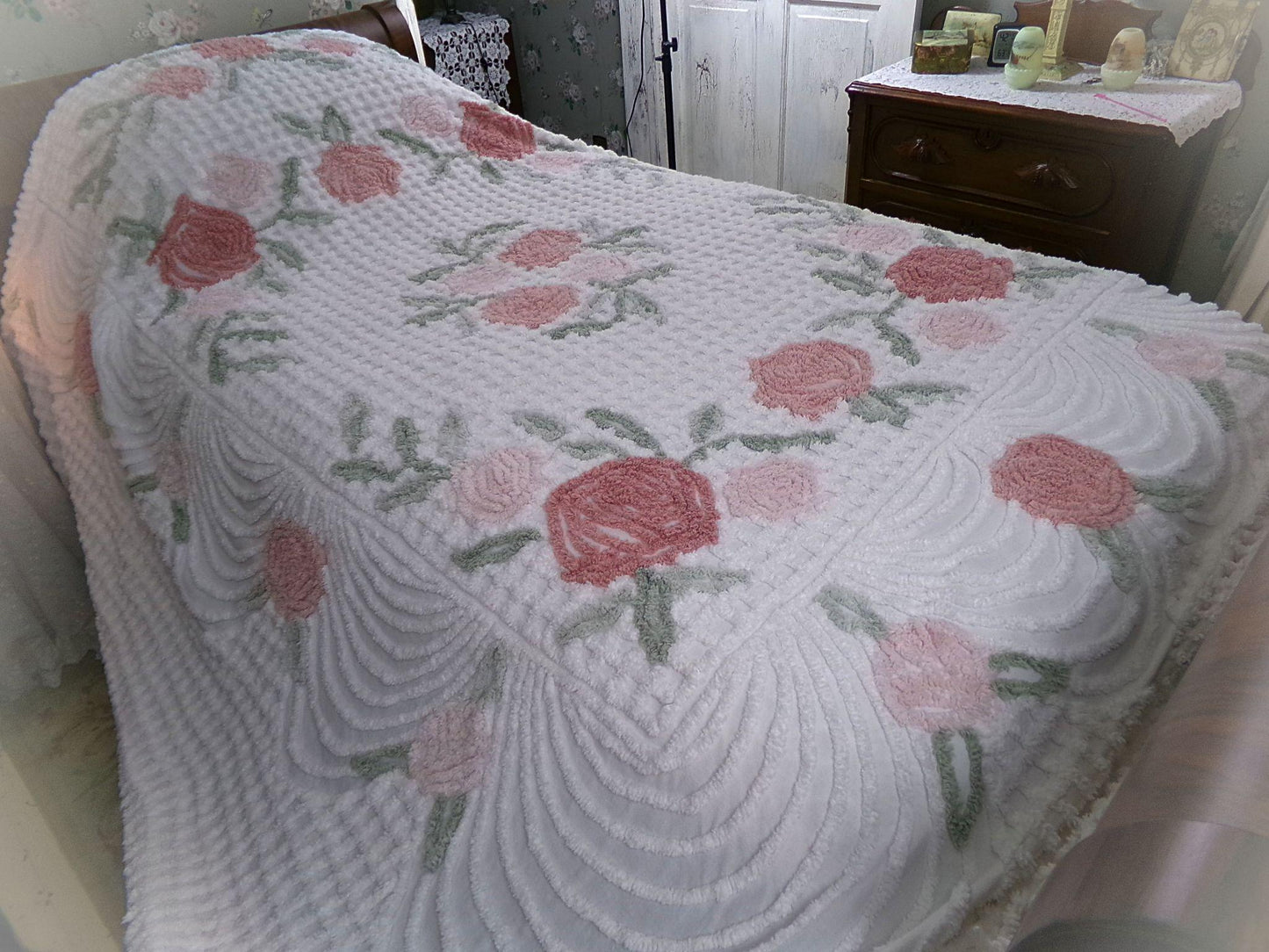 luxurious plush tufted chenille bedspread, muted natural roses, thick white grids, swags & accent fringe, vintage twin size cottage bedding