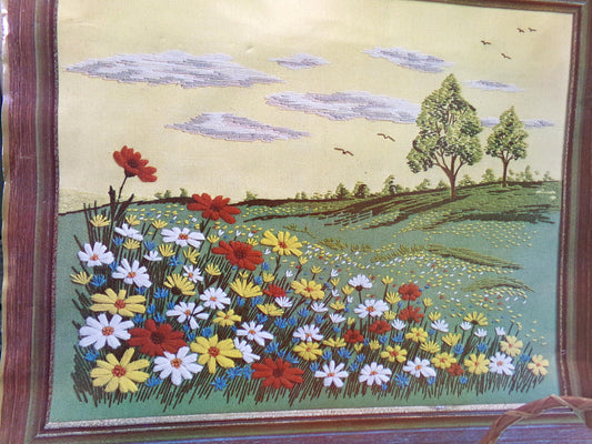DAISY MEDLEY Vintage Crewel Stitchery Kit, Boho Paragon 0632 Embroidery