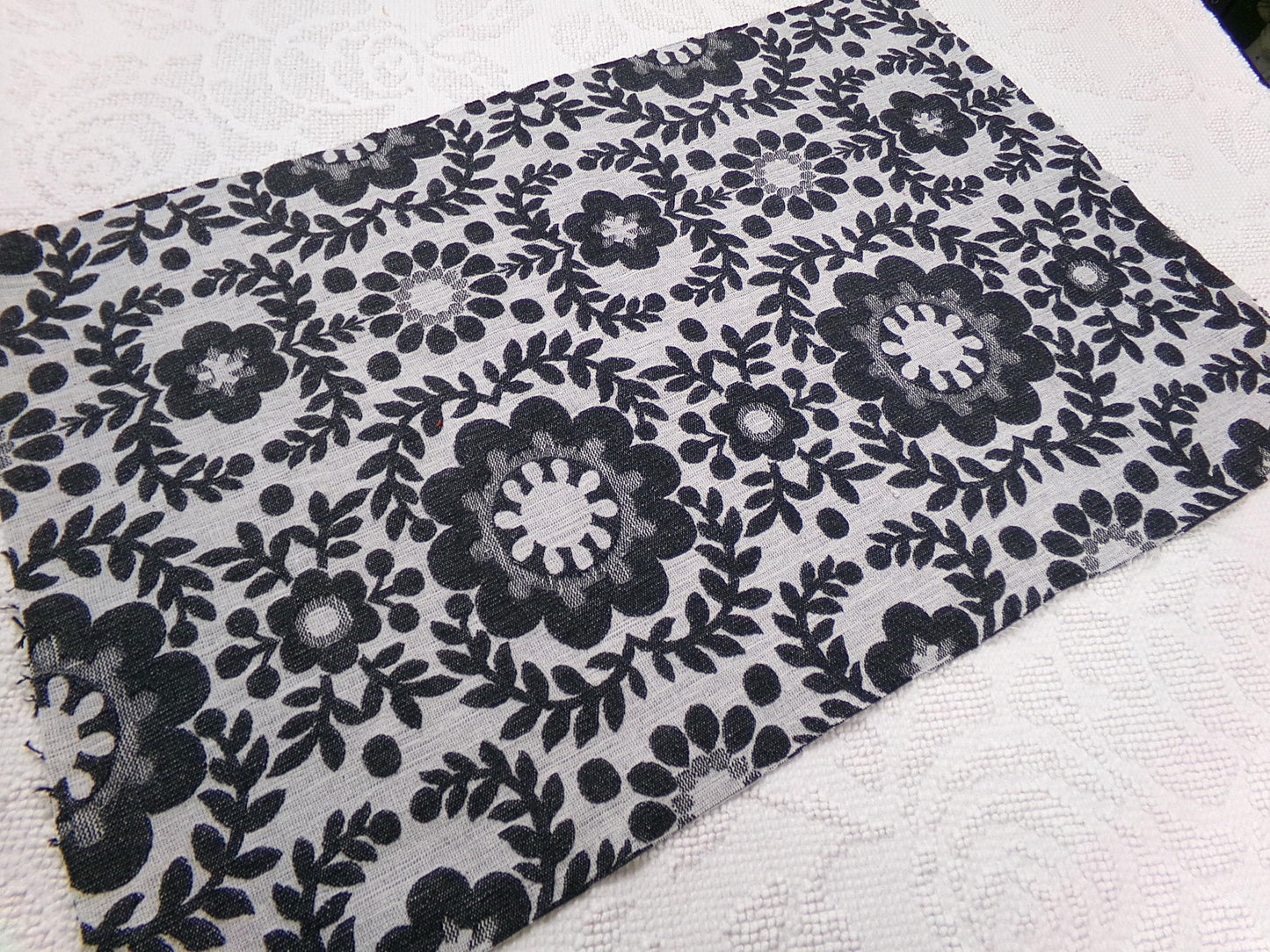 Black & White Floral Vintage Woven Fabric, FLOWER POWER Mod Daisy Reversible Sewing Quilt Material, 16" x 24"