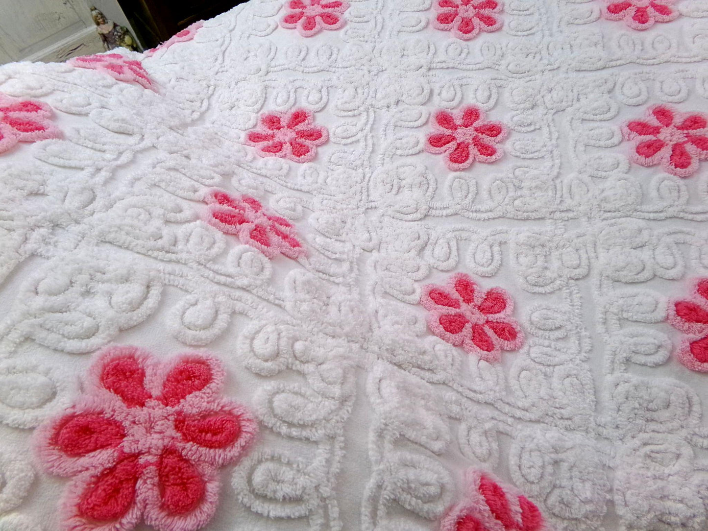 whimsical wonderland vintage chenille bedspread, pink roses in snowy white plush swirls, full size cotton bedding