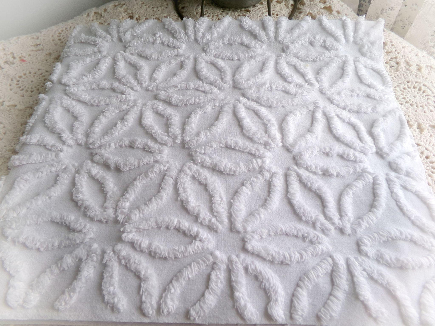 modern daisy vintage chenille fabric, versatile white quilt material, 20" x 24" inch piece for sewing, crafts & quilting