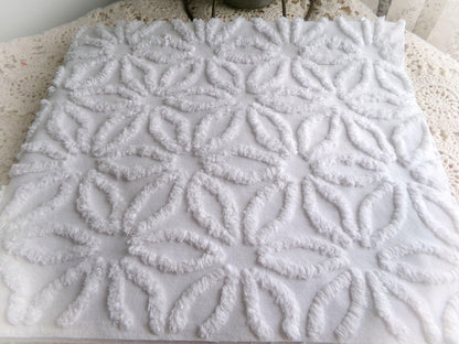 modern daisy vintage chenille fabric, versatile white quilt material, 20" x 24" inch piece for sewing, crafts & quilting