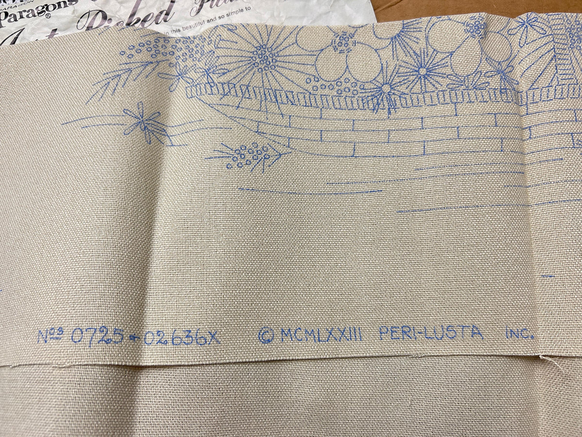 JUST PICKED Crewel Stitchery Kit Boho Floral Vintage Paragon 0725